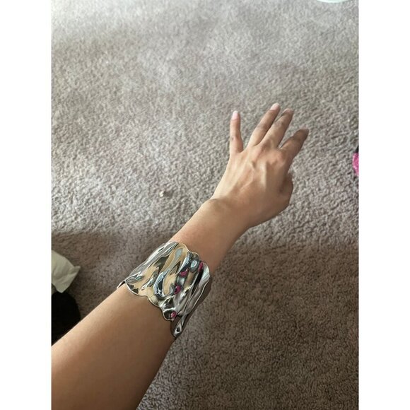 Large wide silver cuff bracelet big wavy bangle chunky bold statement bracelet - Picture 4 of 7